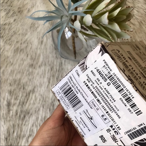 ‼️sold‼️Vans Hulk Avengers Checkered Shoes 5Y - Picture 8 of 8